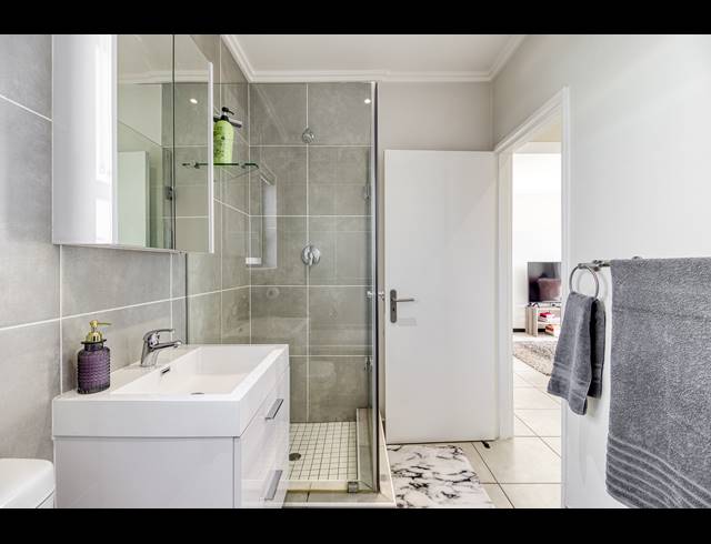 1 BEDROOM APARTMENT FOR SALE IN MAROELADAL